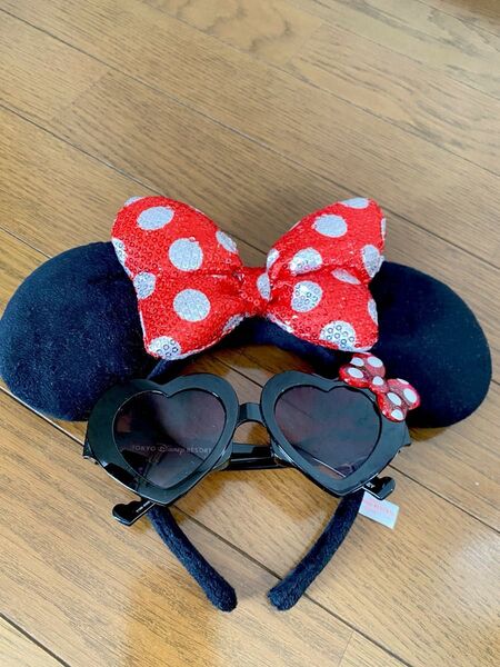 ディズニー ミニーカチューシャ&ハート型サングラス
