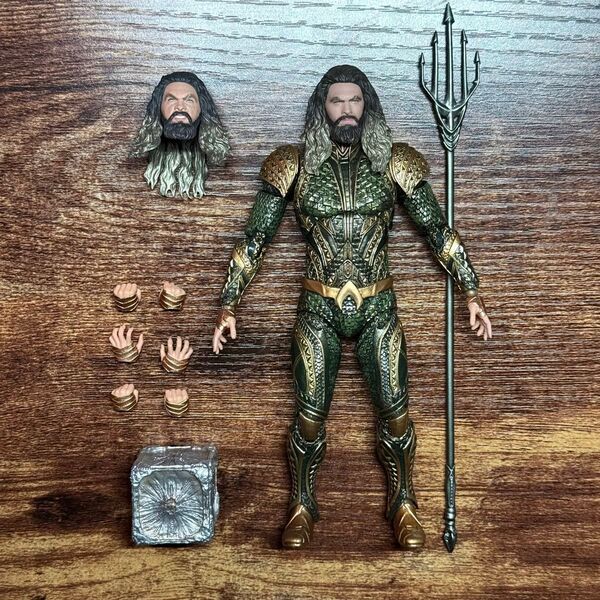 Mafex マフェックス Aquaman アクアマン