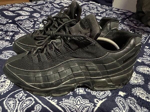 NIKE エアマックス95 オールブラック ジャンク扱いでお願いします