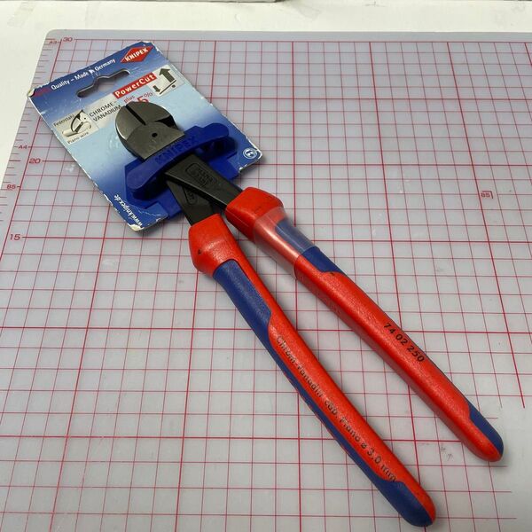 KNIPEX 強力型斜ニッパー/カッティングプライヤー7402250