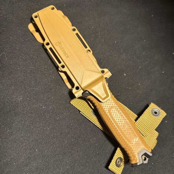 SALE! ガーバー ナイフ ストロングアーム GERBER StrongArm サバイバルナイフ 剣鉈 バトニング