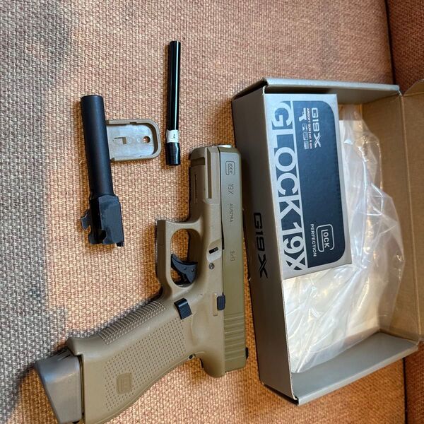 ウマレックス グロック 19X ガスブロ カスタムパーツ付き ガスブローバックガン G19 G17