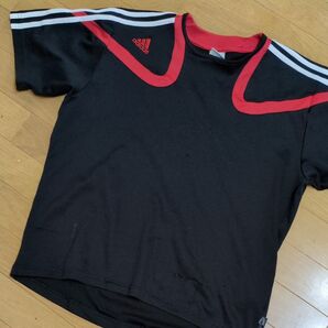 adidasTシャツ