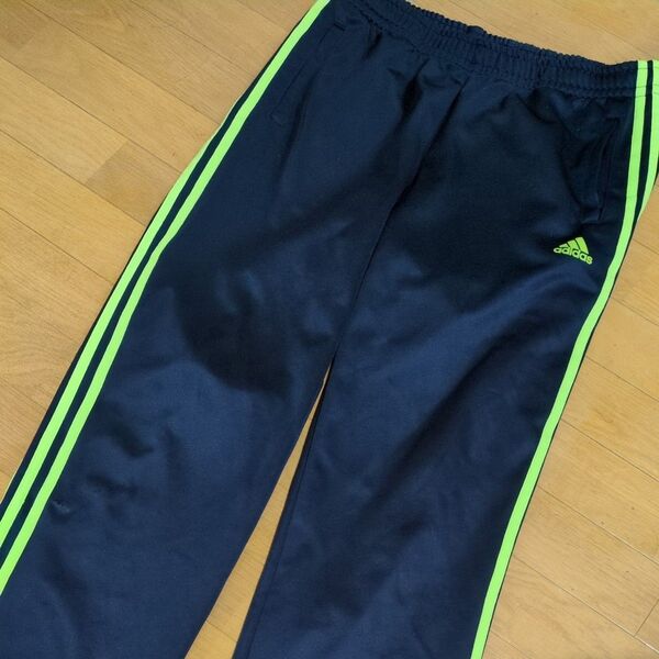 adidasジャージズボン