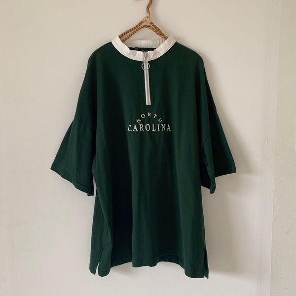 お洗濯のみ●刺繍ロゴ入りハーフジップ半袖Tシャツ Fグリーン