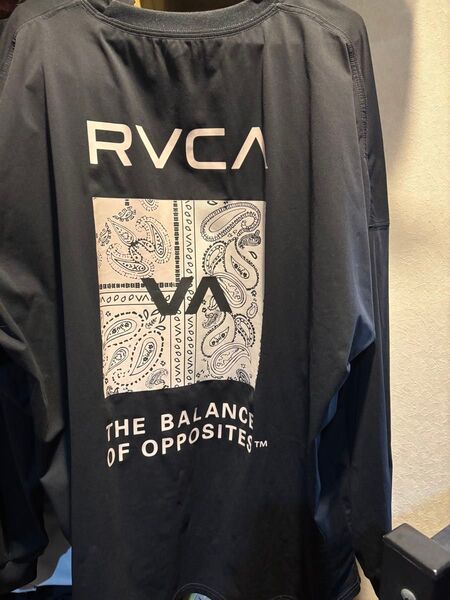 RVCA ルーカ 長袖 Tシャツ ロンT バックプリント ペイズリー柄