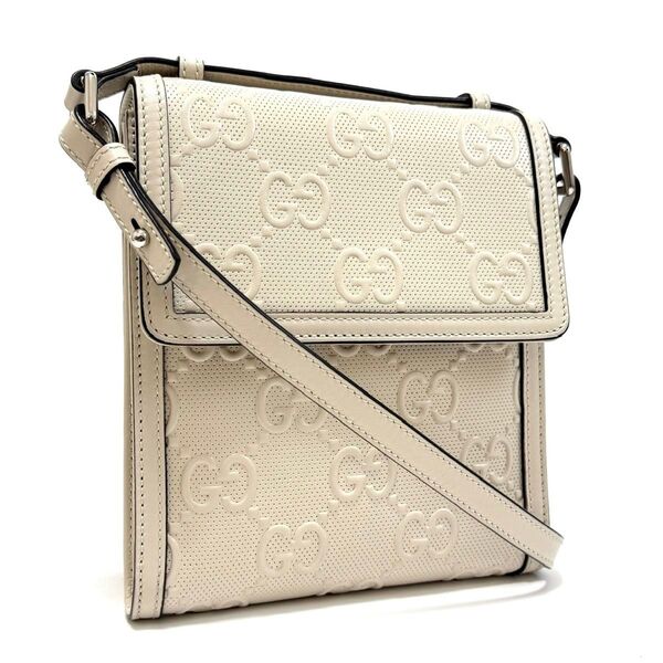 グッチ ショルダーバッグ メッセンジャーバッグ 斜め掛け鞄 アイボリー ホワイト クリーム系 白 レザー GGエンボス GUCCI