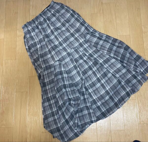 グレー系チェック柄ロングスカート