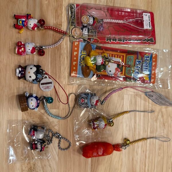 お得92セット!ご当地ハローキティストラップ!