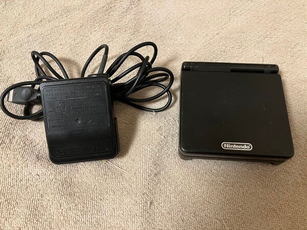 ゲームボーイアドバンスSP 本体と充電器