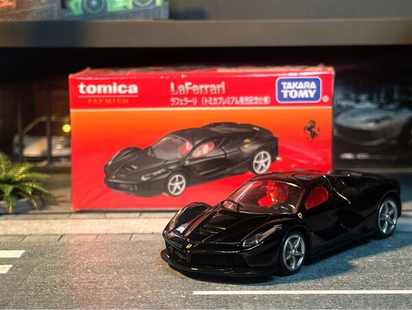 トミカプレミアム n°38 フェラーリ ラフェラーリ 発売記念仕様 初回 Ferrari