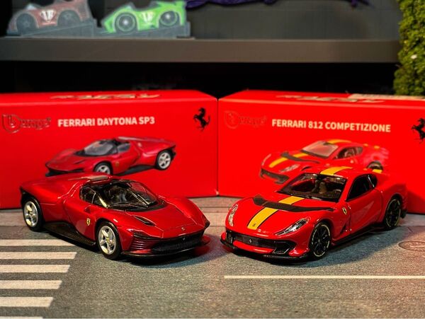 ブラーゴ 1/64 フェラーリ デイトナ SP3 / 812 コンペティツォーネ SET 海外限定 Ferrari