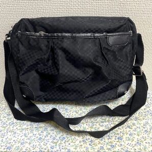 キズあり CAUTION ショルダーバッグ 黒 ポケット多め 鞄