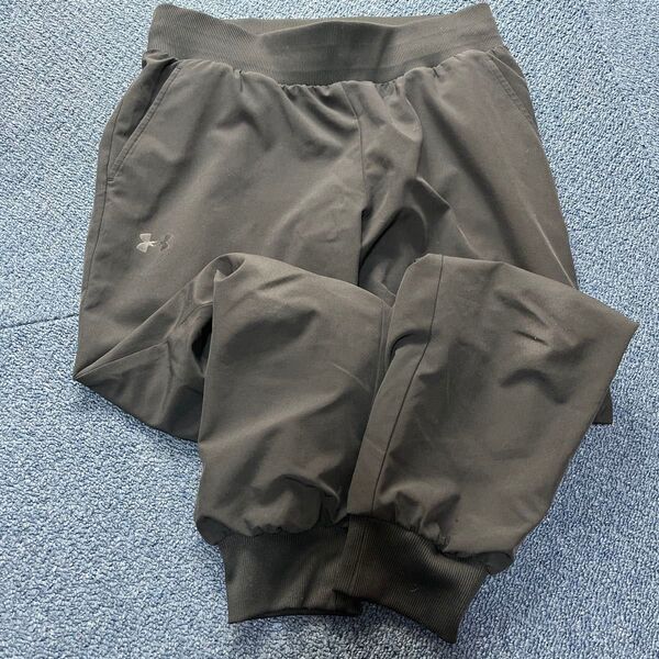 UNDER ARMOUR スポーツパンツ ブラック