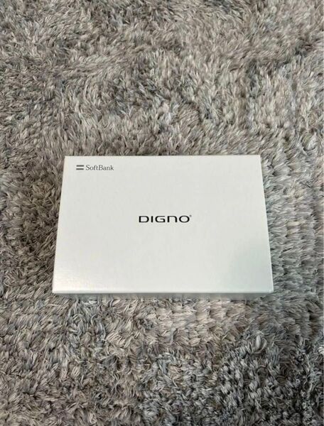 SoftBankのDIGNOケータイ3 902KC シルバー ソフトバンク