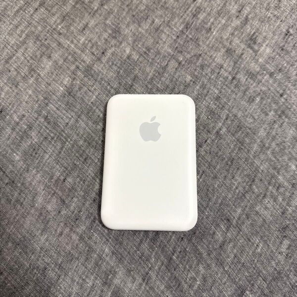 極美品!即日発送!動作確認済み! Apple MagSafe バッテリーパック A2384 アップル モバイルバッテリー