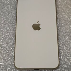 美品 新品 バッテリー 100% Apple iPhone SE 第3世代 SE3 128GB スターライト ホワイト 白