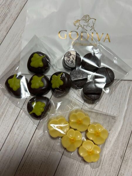 アウトレットでお買得!GODIVA ゴディバ チョコレート アーモンドバニラ ダークピスタチオ レディノアⅡ