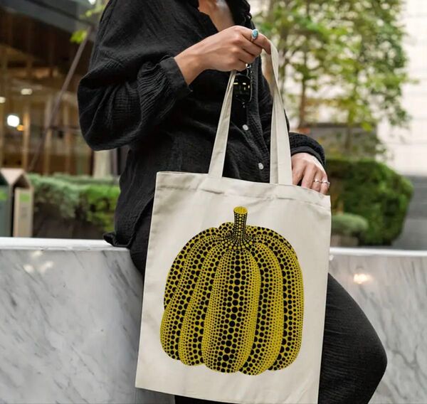 水玉パンプキン トートバッグ イエロー ドット 草間彌生好きに 現代美術 MOMA かぼちゃ 新品未使用 エコバッグ キャンバス