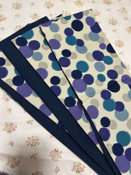 様々な色の円形が散りばめられた手作り半幅帯