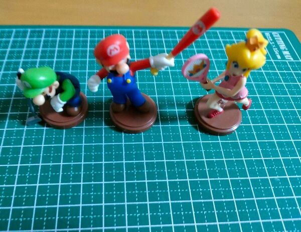スーパーマリオスポーツ 3個 フィギュア マリオ/ルイージ/ピーチ姫 チョコエッグ フルタ製菓
