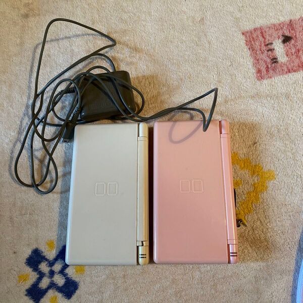 Nintendo ニンテンドーDS タッチペンなし 充電器付き ホワイト ピンクDS 2台セット