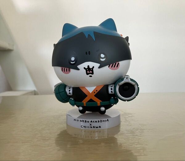 「僕のヒーローアカデミア×ちいかわ なんか小さくてかわいいやつ」 フィギュア~爆豪勝己×ハチワレ~