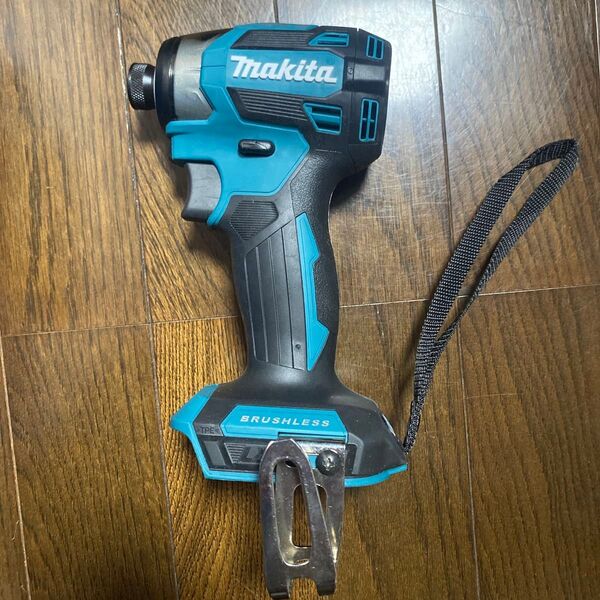 美品 マキタ 18V 充電式インパクトドライバ TD173D 本体のみ バッテリーなし