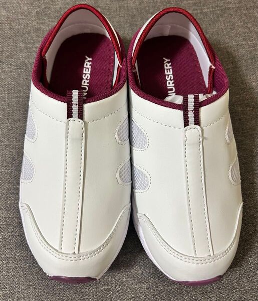 新品 ナースリー 定番2Wayデイリーシューズ ナースシューズ 幅広 4E 22.5cm スリッポン