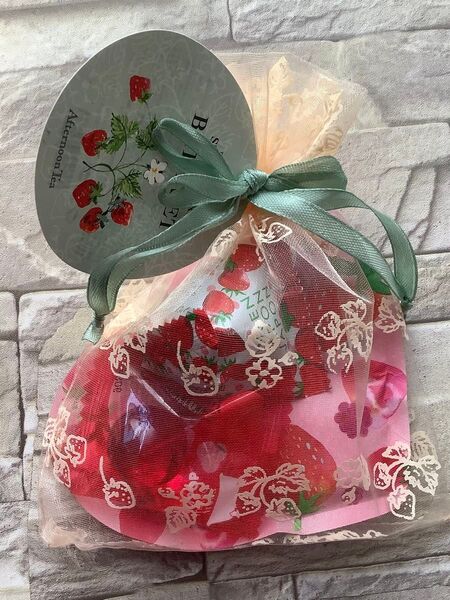 アフタヌーンティー いちごの香りのバスセット(入浴品3点) ハートベリーパウダーバス ストロベリー&ラズベリーの香り