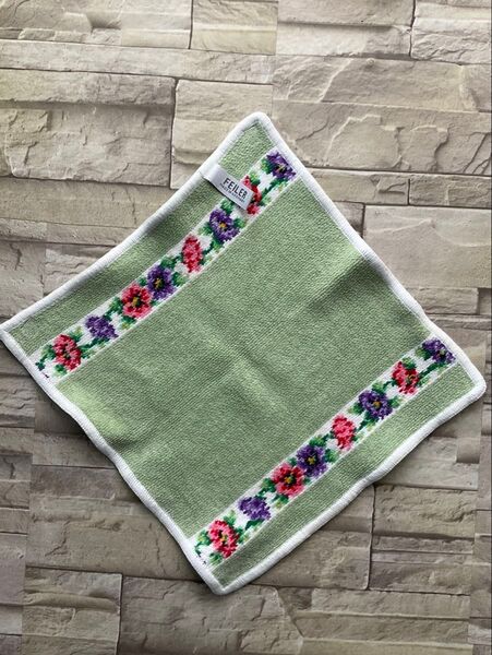 Feiler (フェイラー) ハンカチ タオル 花柄刺繍 ライトグリーン系 (used・中古品)