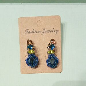 宝石箱ピアス