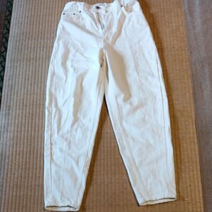 オフホワイト パンツ