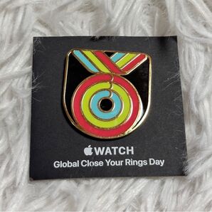 Apple Store AppleWatch 10周年記念 ピンバッジ 記念品 非売品 レア マニア向け