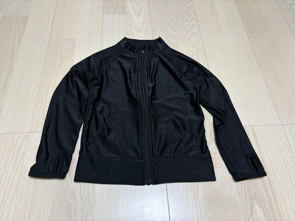 ラッシュガード