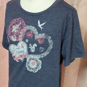 いいね♪ありがとう♪お値下げ★お値下げ★ハートとレース柄つばめとりすの可愛いプリントTシャツ ネイビー Lサイズ レディース