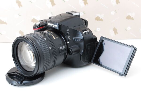 Nikon D5100★スマホ転送★自撮り★高性能デジタル一眼レフカメラ