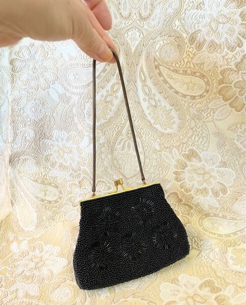 ビーズ刺繍 黒 クラッチバッグ 可愛いサイズ パーティーバッグ がま口 フォーマル 和装小物