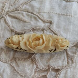 【8】ヴィンテージ 薔薇 帯留 天然素材 アイボリー