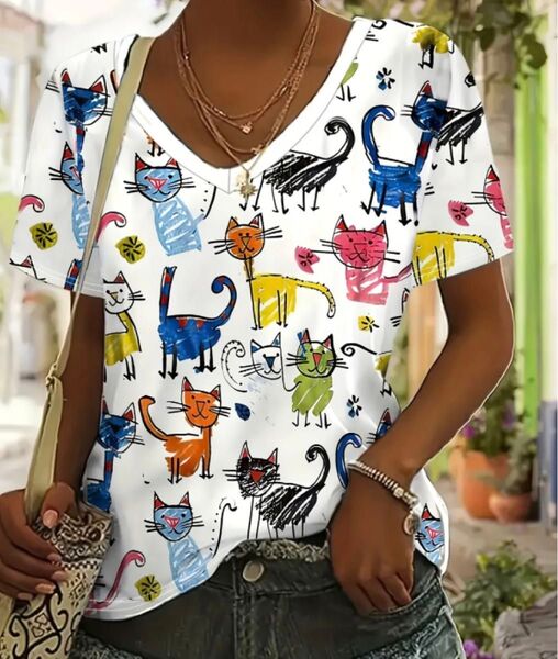 カラフル猫ちゃん♪ 猫柄 半袖Tシャツ Vネック Mサイズ