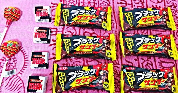 ブラックサンダー チュッパチャプス チロルチョコレート お菓子詰め合わせ