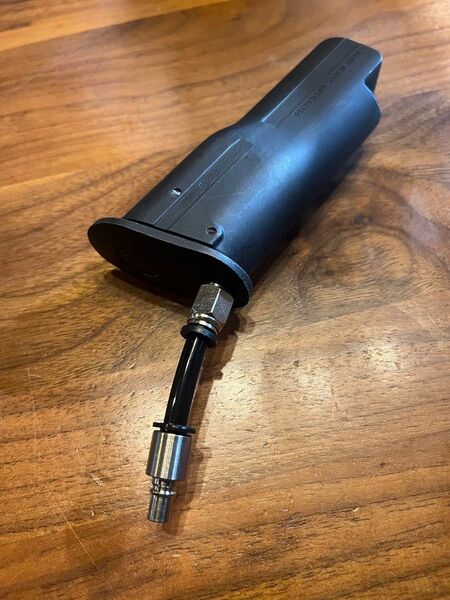 東京マルイ ブリーチャー用外部ソース化ガスタンク ガスショットガン m870 サンプロジェクト オス 6mmホース取り出し