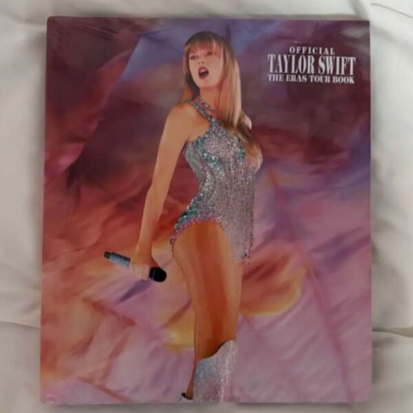 Official Taylor Swift - The Eras Tour Book テイラースウィフト