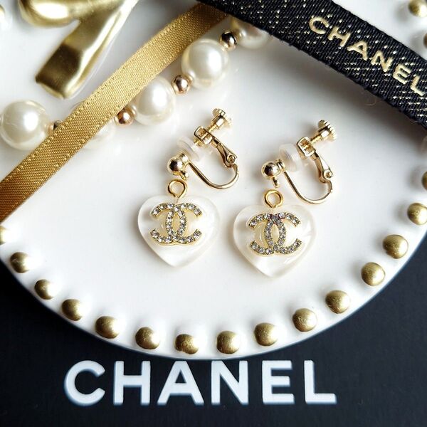 ヴィンテージボタン チャーム シャネル CHANEL パーツ イヤリング金具セット ホワイトゴールド ラインストーン
