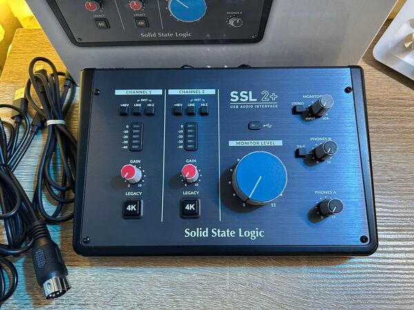 MIDIケーブル付 Solid State Logic (SSL) /SSL 2+オーディオインターフェース