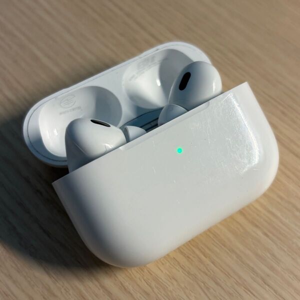 Apple Airpods Pro 第2世代 ほぼ新品 箱はつきません。