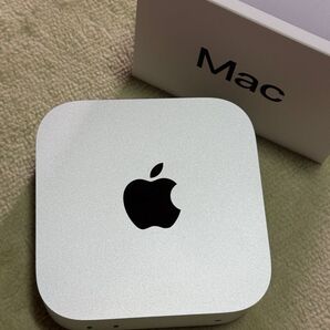 美品 Apple Mac mini (2024) 16GB/256GB M4