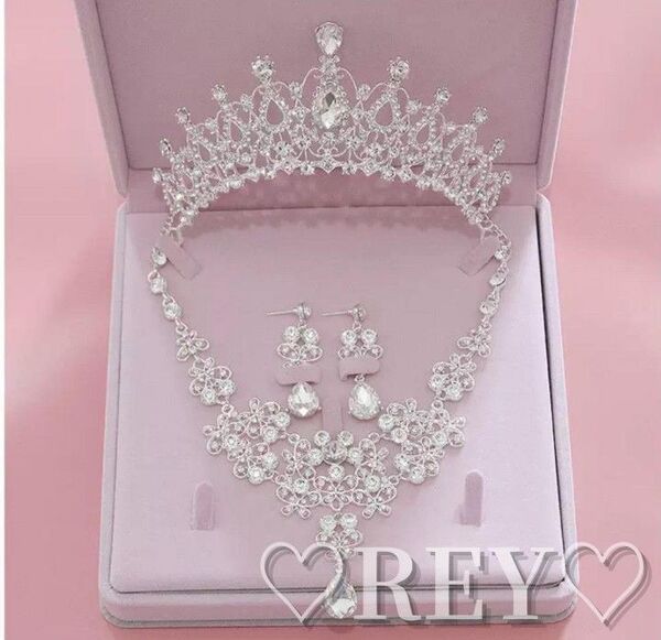 ウェディングアクセサリー3点セット ティアラ イヤリング ネックレス 結婚式