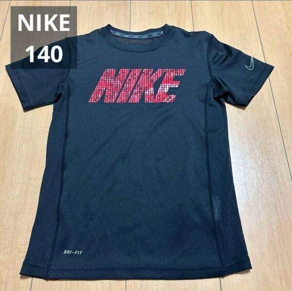 NIKE メッシュTシャツ 140 ブラック×レッド 半袖Tシャツ