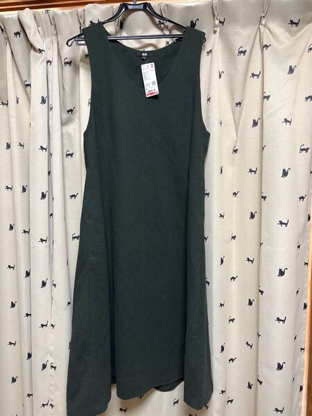 UNIQLO ダークグリーン ノースリーブワンピース Lサイズ 冬 季節外れ